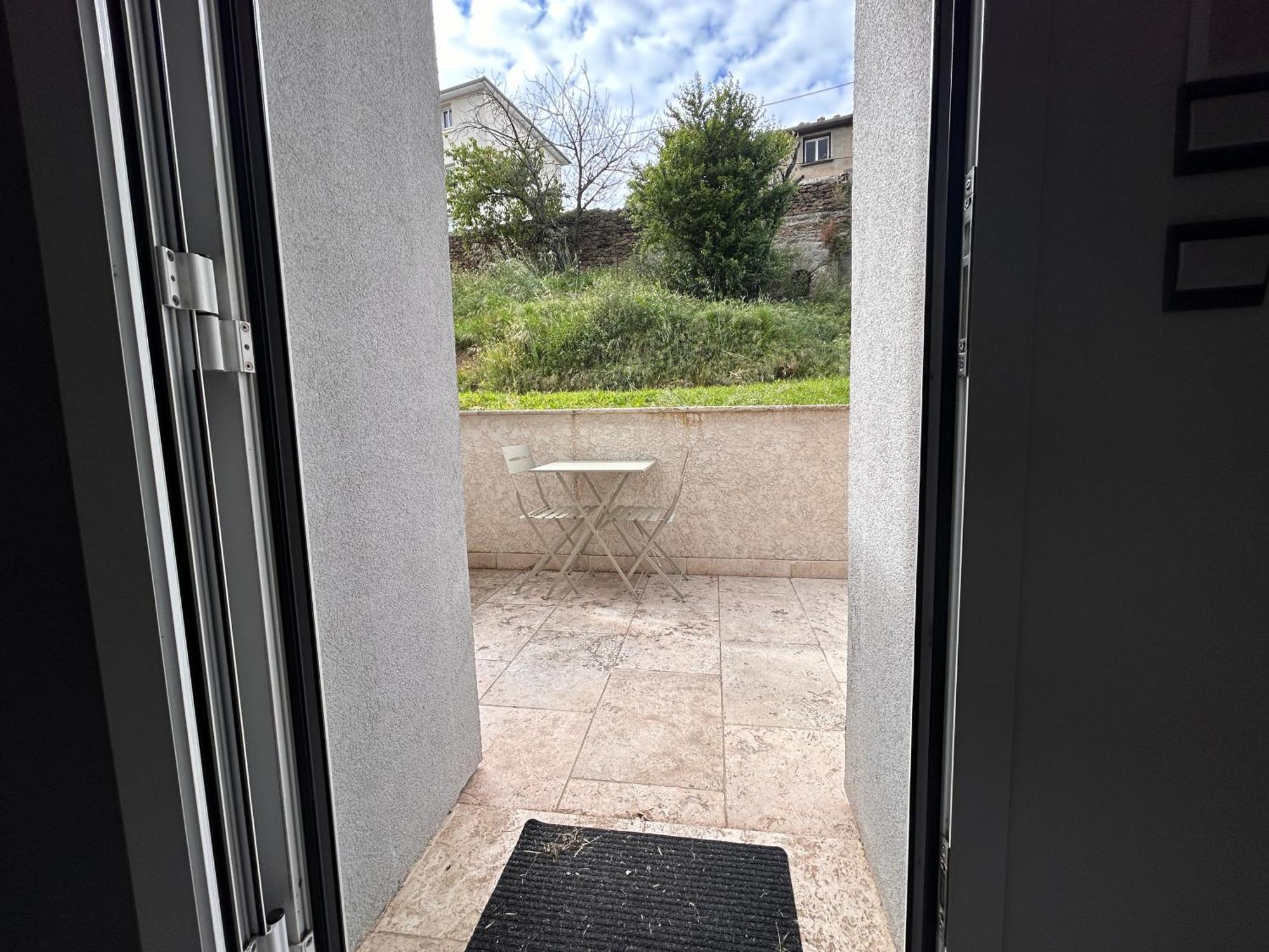 Petite Maison Studio Tout Confort Cosy Givors Autoroute Et Gare Lägenhet Exteriör bild